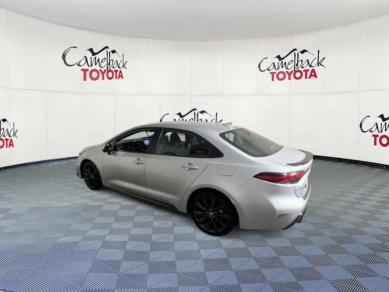Used 2024 Toyota Corolla XSE FWD image 8