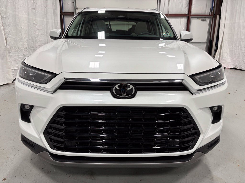 Used 2026 Toyota Grand Highlander AWD image 2