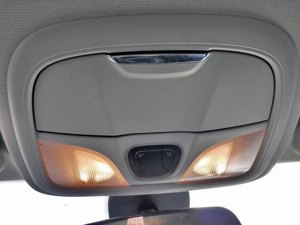 Used 2019 Jeep Cherokee Latitude w/ Cold Weather Group image 28