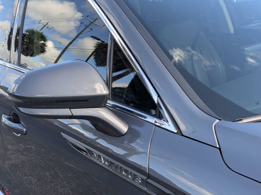 Used 2023 Lincoln Nautilus AWD w/ Premium Package image 10