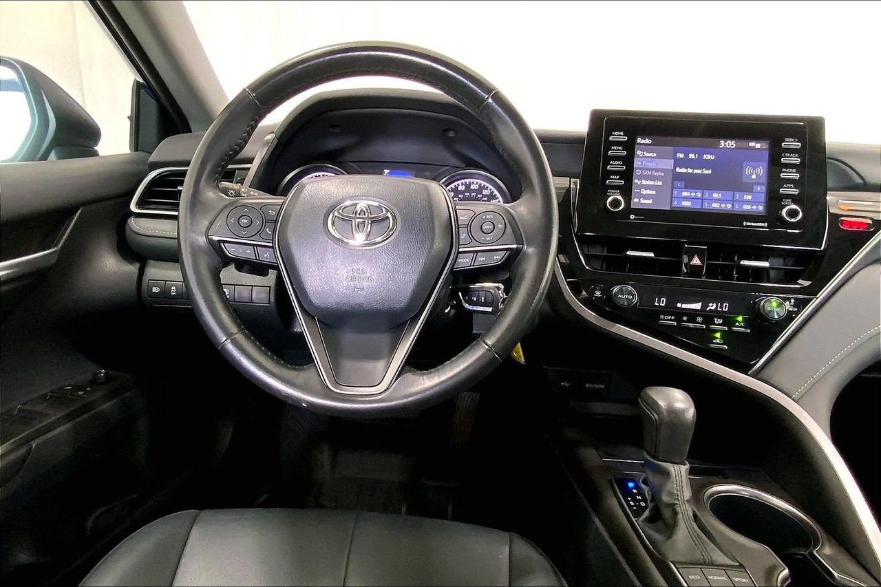 Used 2024 Toyota Camry SE FWD image 4