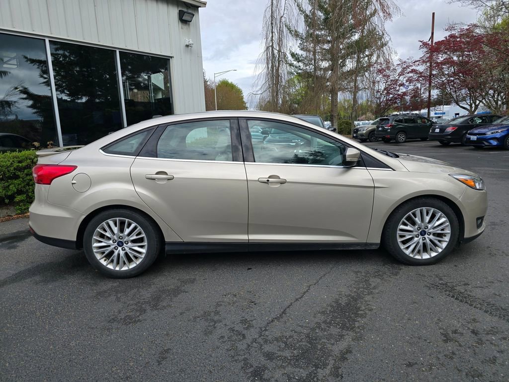 Used 2018 Ford Focus Titanium FWD image 3