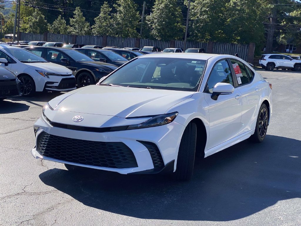 New 2026 Toyota Camry Hybrid FWD image 8