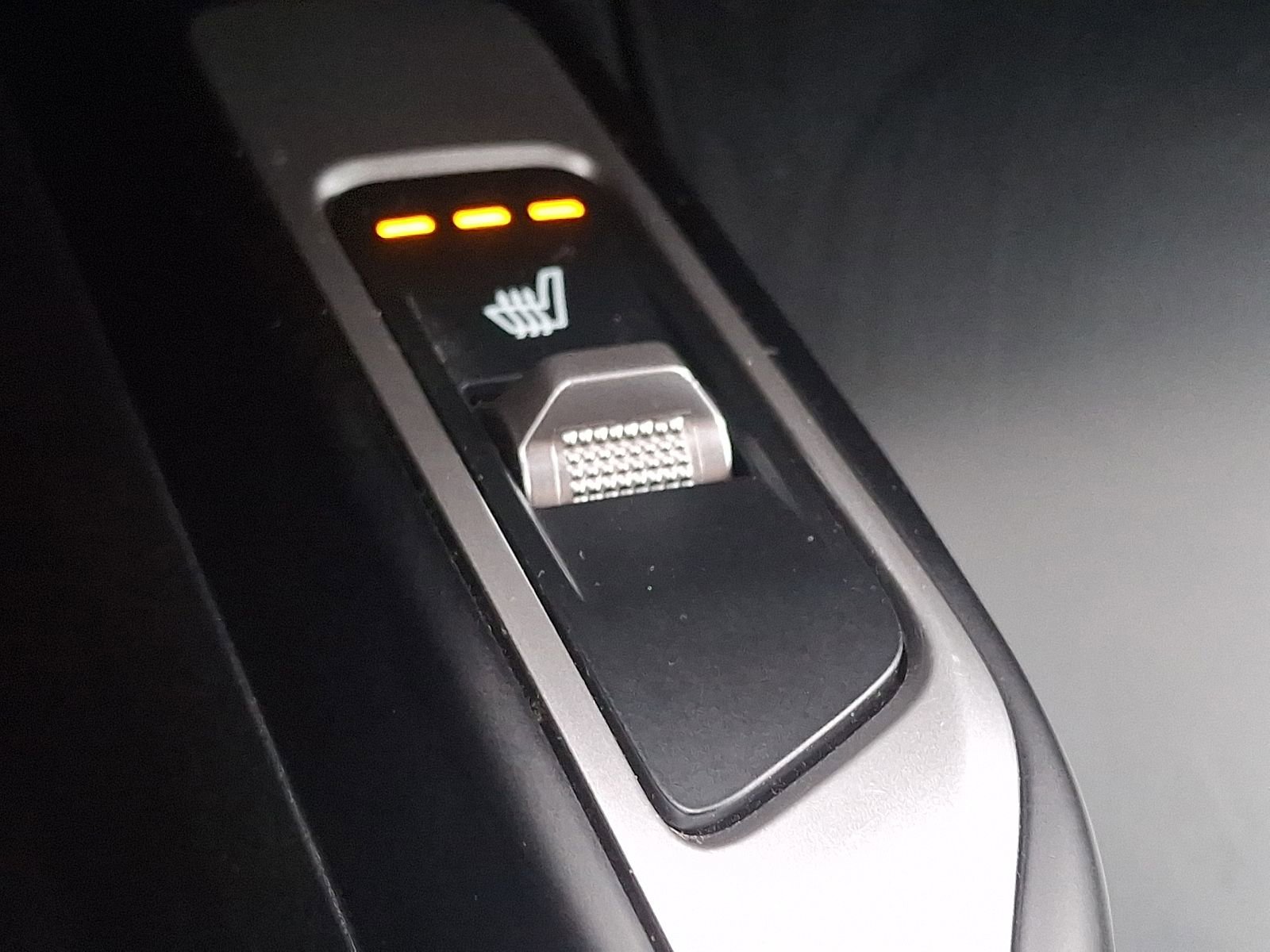 Used 2023 Kia Sorento EX image 22