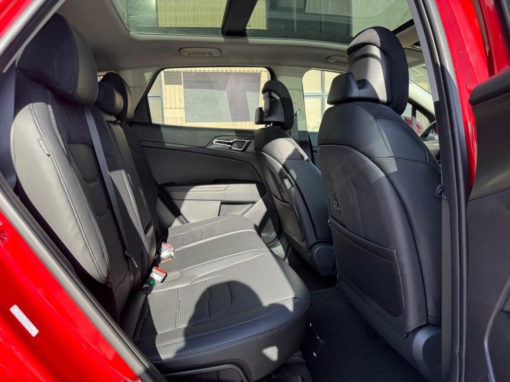 New 2026 Kia Sportage SX image 5