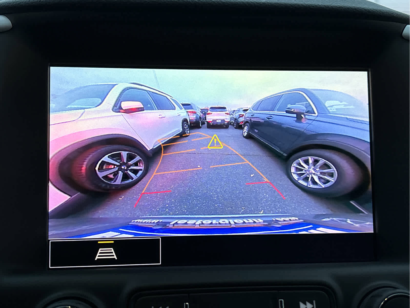 Used 2023 GMC Terrain SLT image 13