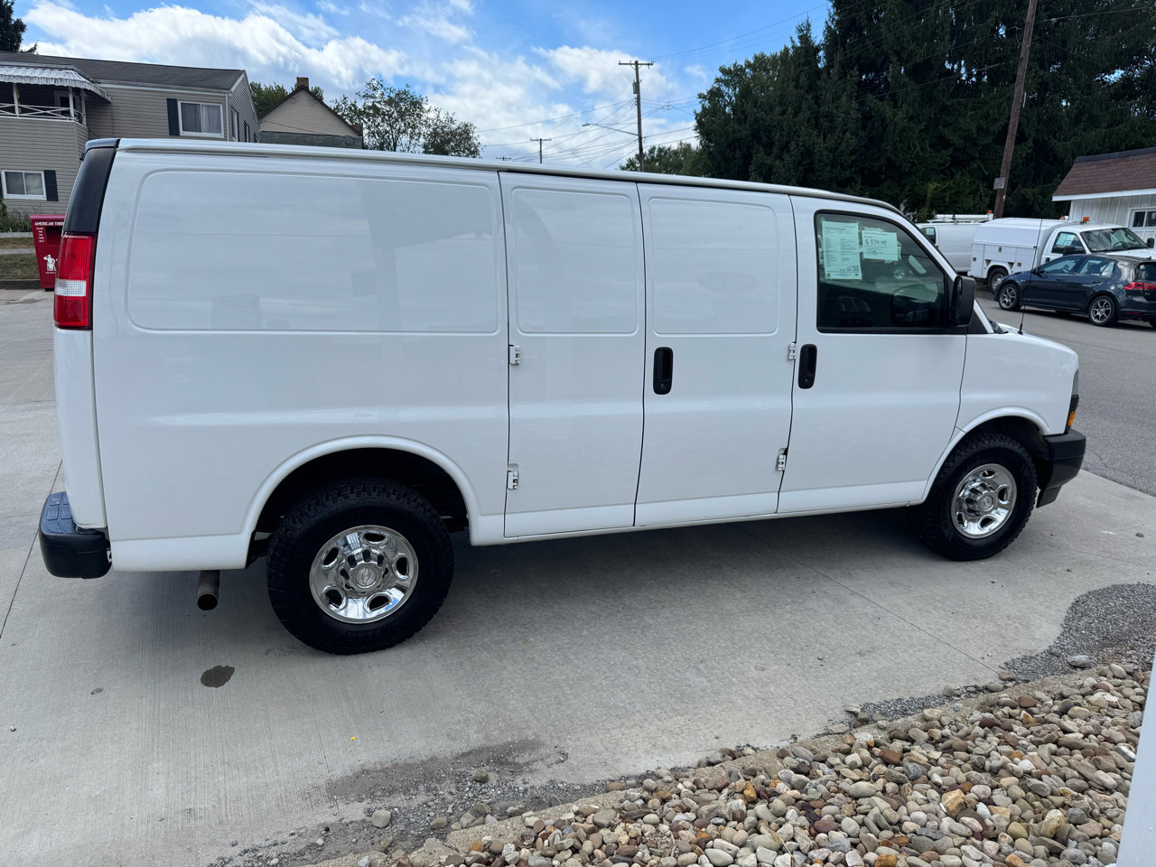 Used 2019 Chevrolet Express 2500 RWD image 10