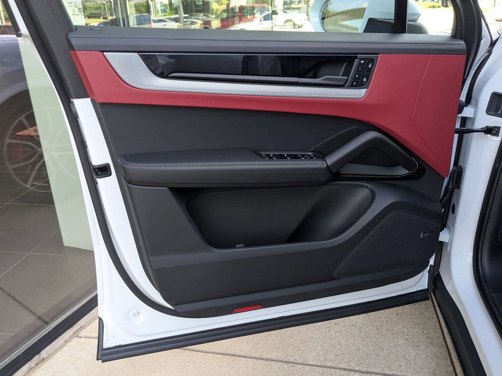 New 2026 Porsche Cayenne S image 13