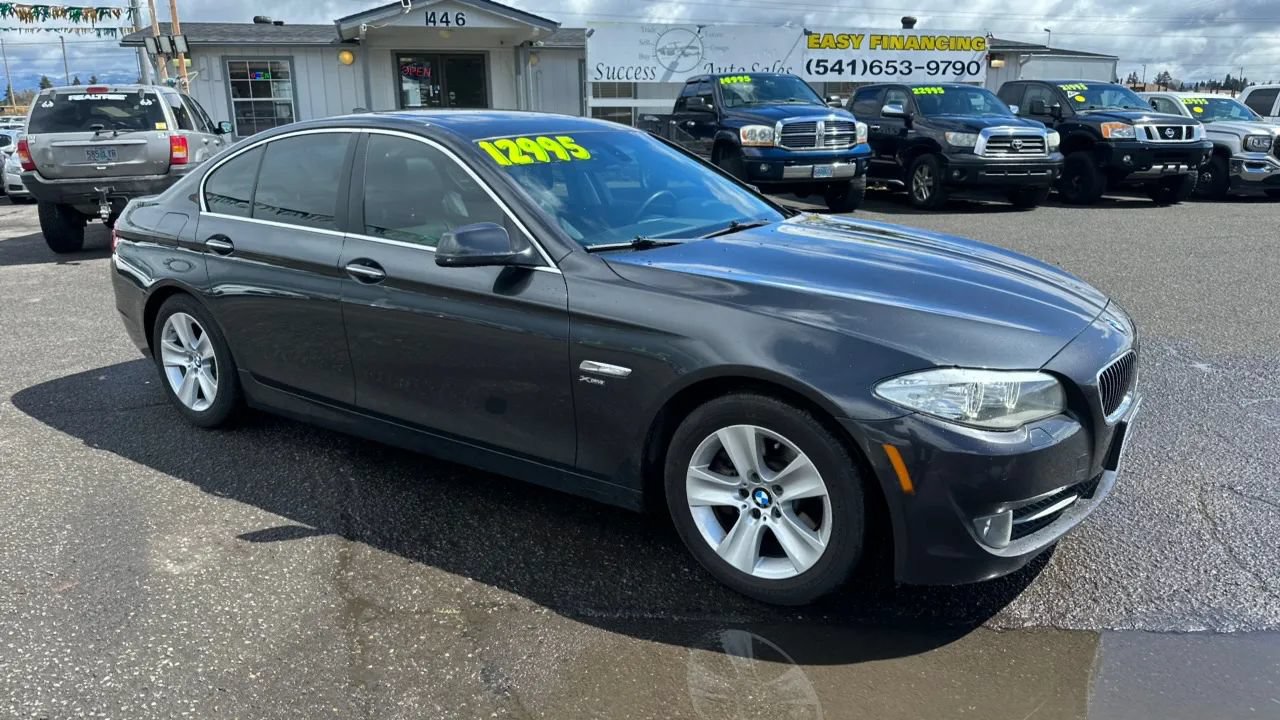 Used 2012 BMW 528i xDrive Sedan AWD/4WD image 2