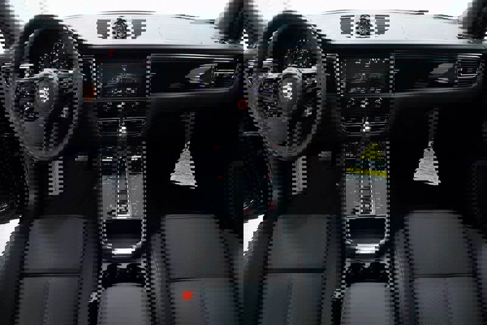 Certified 2025 Porsche Macan Turbo image 13