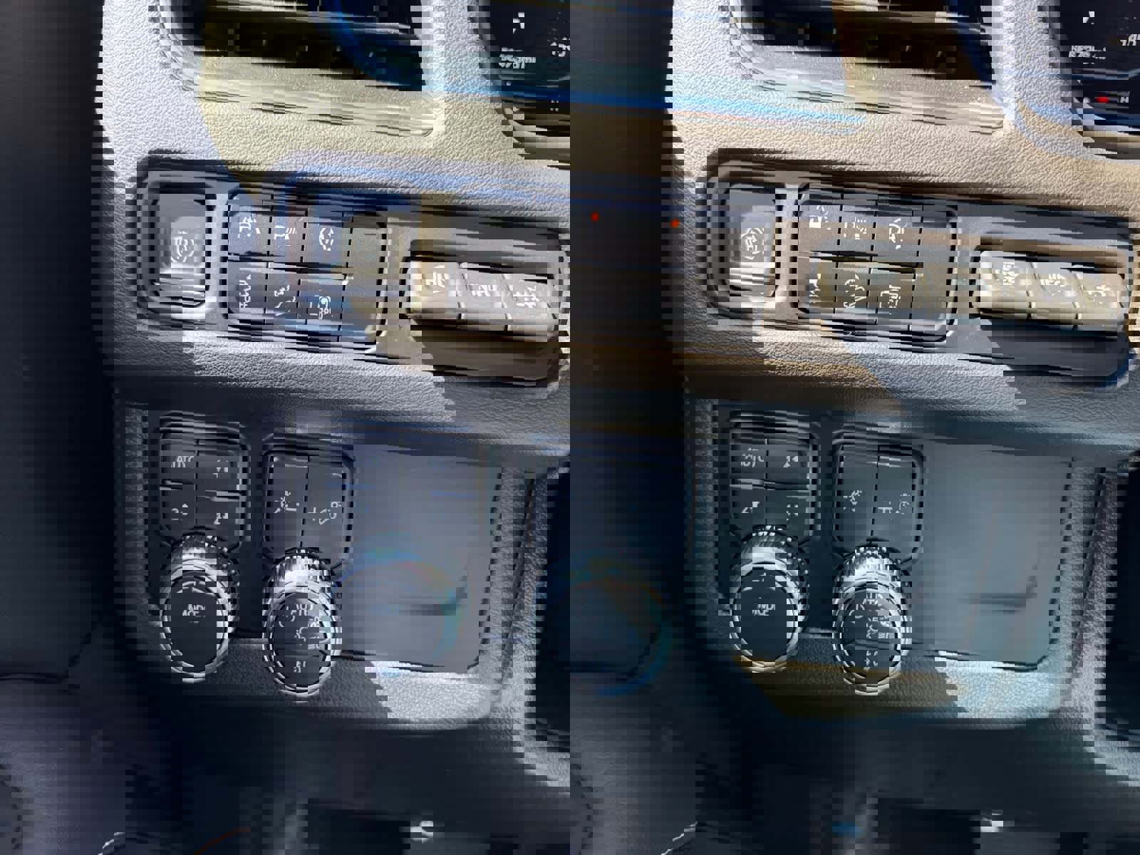 Used 2023 GMC Yukon AT4 w/ AT4 Premium Package image 43