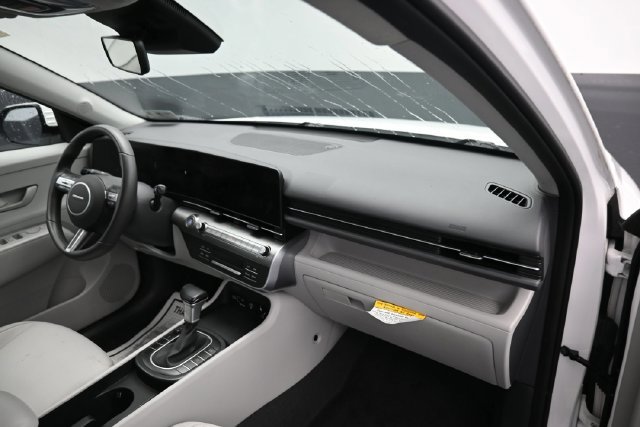 Used 2025 Hyundai Kona SEL AWD/4WD image 9