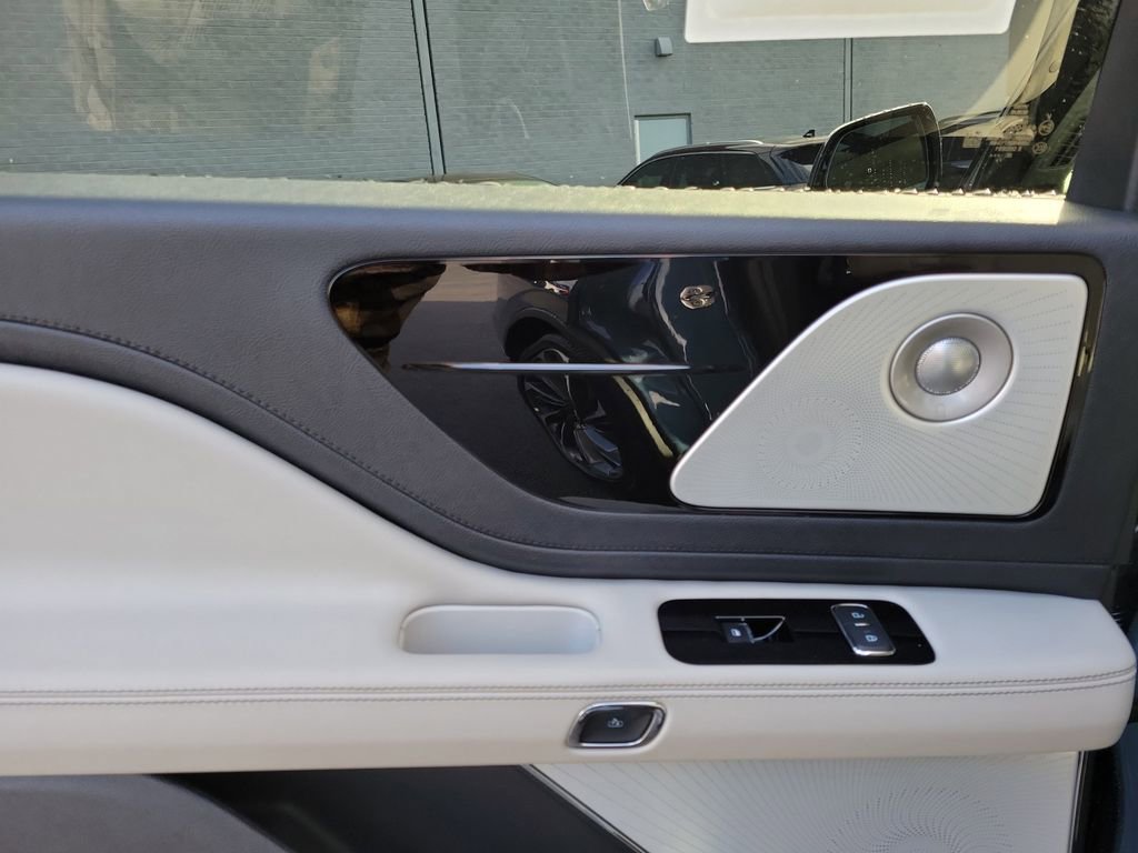 New 2026 Lincoln Aviator Reserve image 14