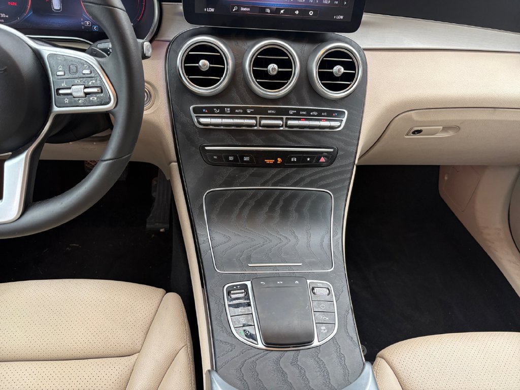 Used 2022 Mercedes-Benz GLC 300 w/ Premium Package Lite image 11