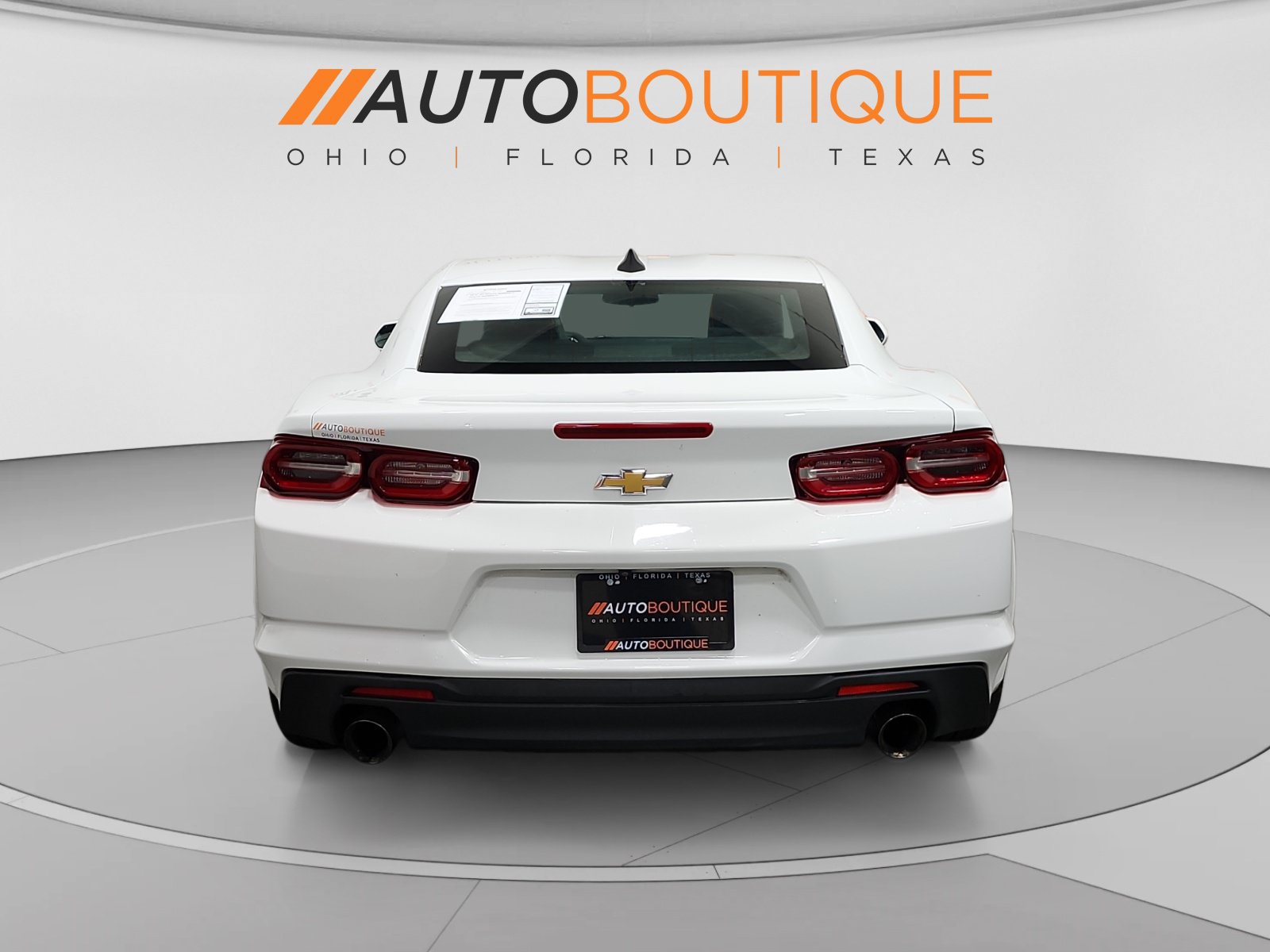 Used 2020 Chevrolet Camaro LT RWD image 4