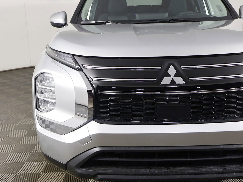 New 2026 Mitsubishi Outlander ES FWD image 12