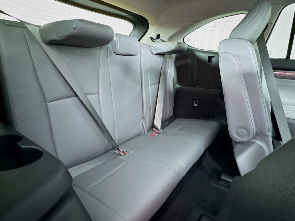 New 2026 Toyota Highlander Platinum image 27