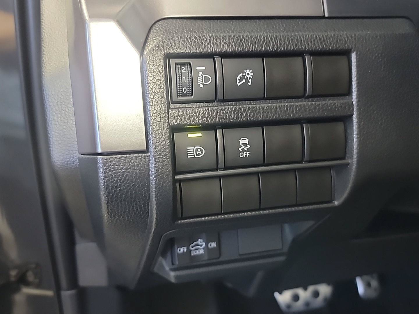 Used 2025 Toyota Tacoma TRD Sport AWD/4WD image 33
