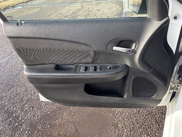 Used 2012 Dodge Avenger SE image 15