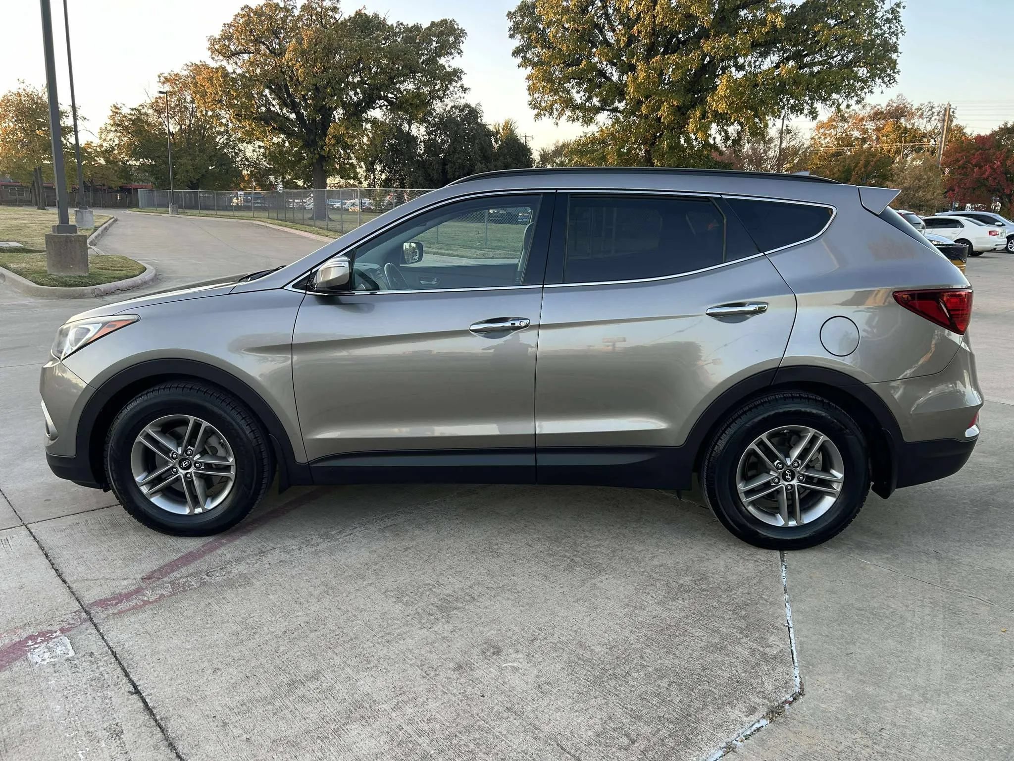 Used 2017 Hyundai Santa Fe Sport FWD image 8