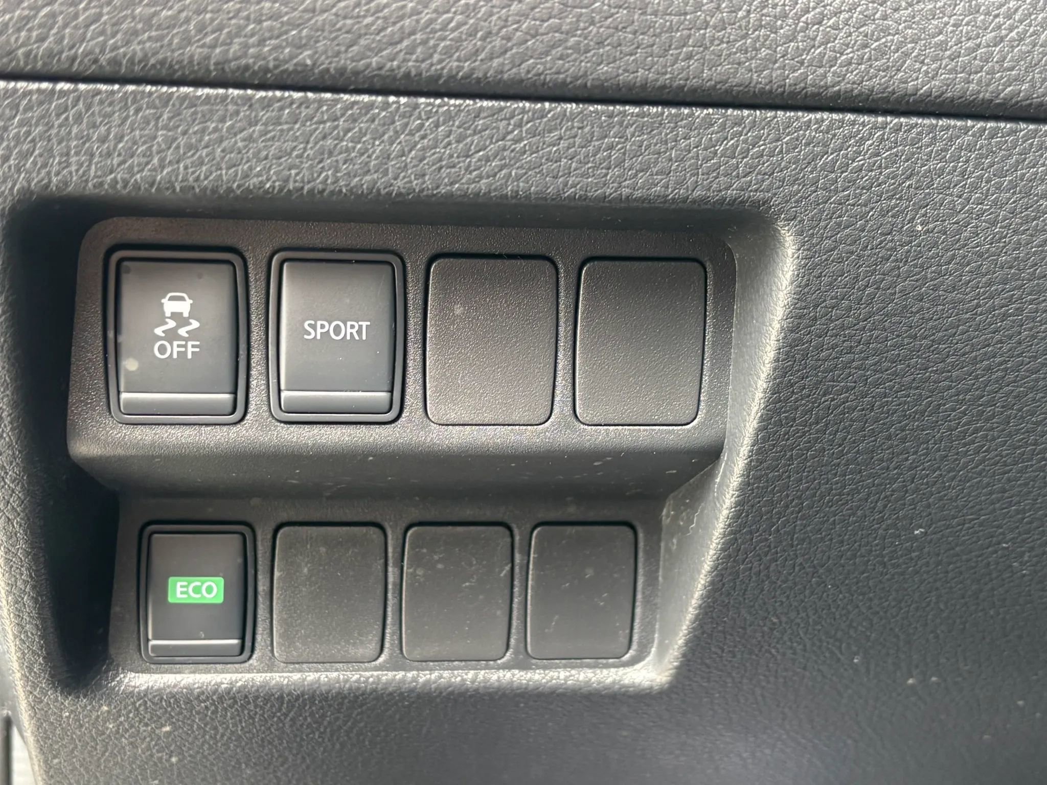 Used 2015 Nissan Rogue S image 17