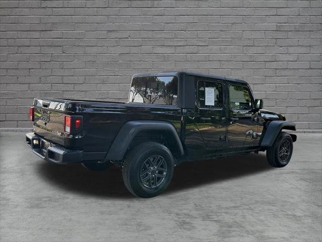 Certified 2025 Jeep Gladiator Sport AWD/4WD image 6