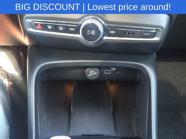 Used 2023 Volvo XC40 B5 Plus AWD/4WD image 34