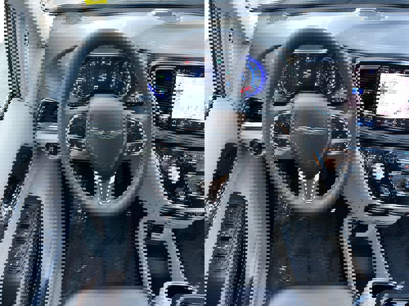 Used 2023 Chrysler Pacifica Touring-L image 15