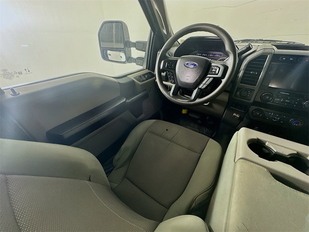 Used 2022 Ford F350 XL w/ Power Equipment Group image 9