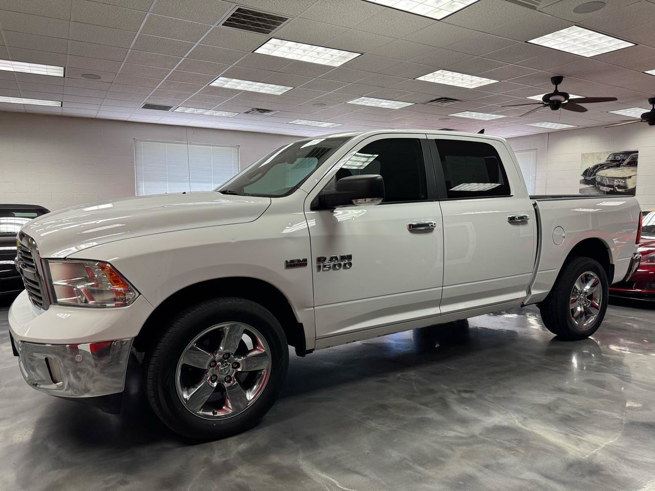 Used 2017 RAM 1500 Lone Star AWD/4WD image 10