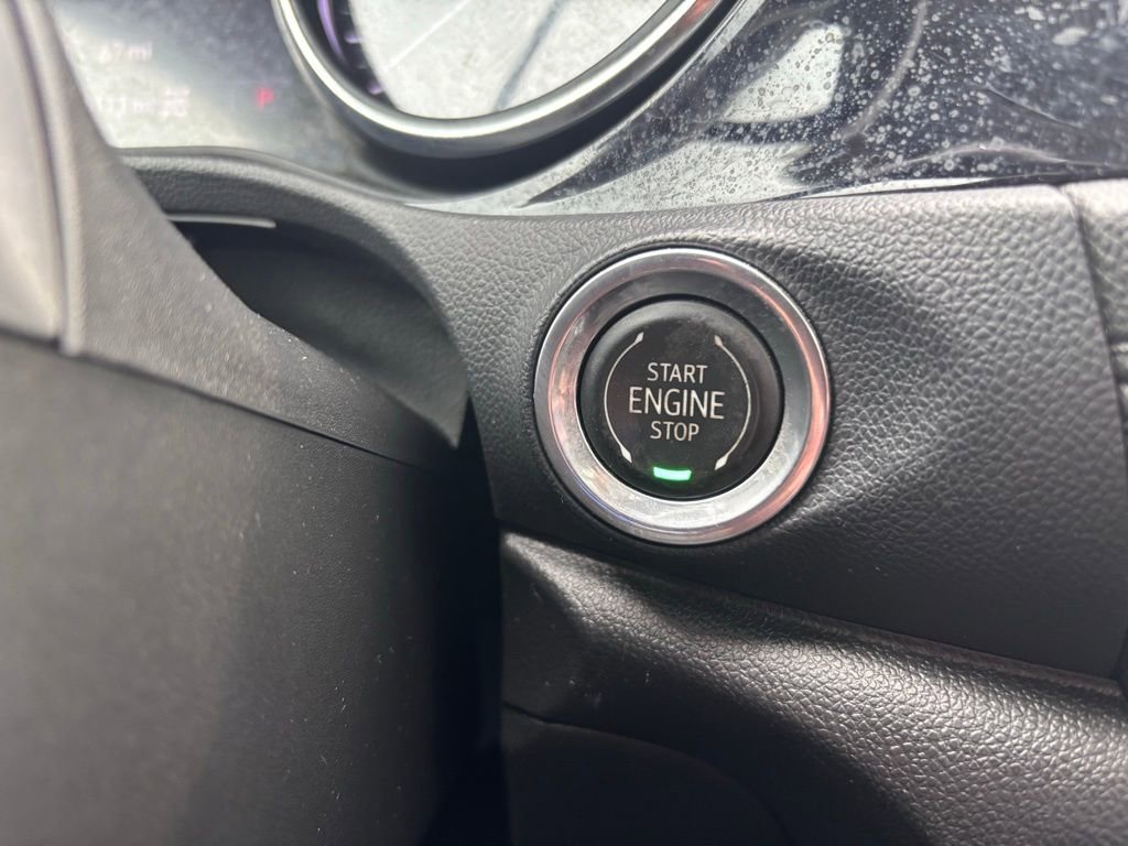 Used 2021 Buick Encore GX Essence w/ Advanced Technology Package image 28