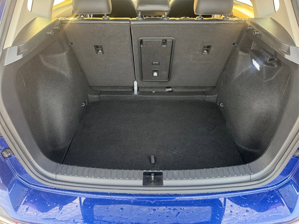 Used 2024 Volkswagen Taos SE image 19