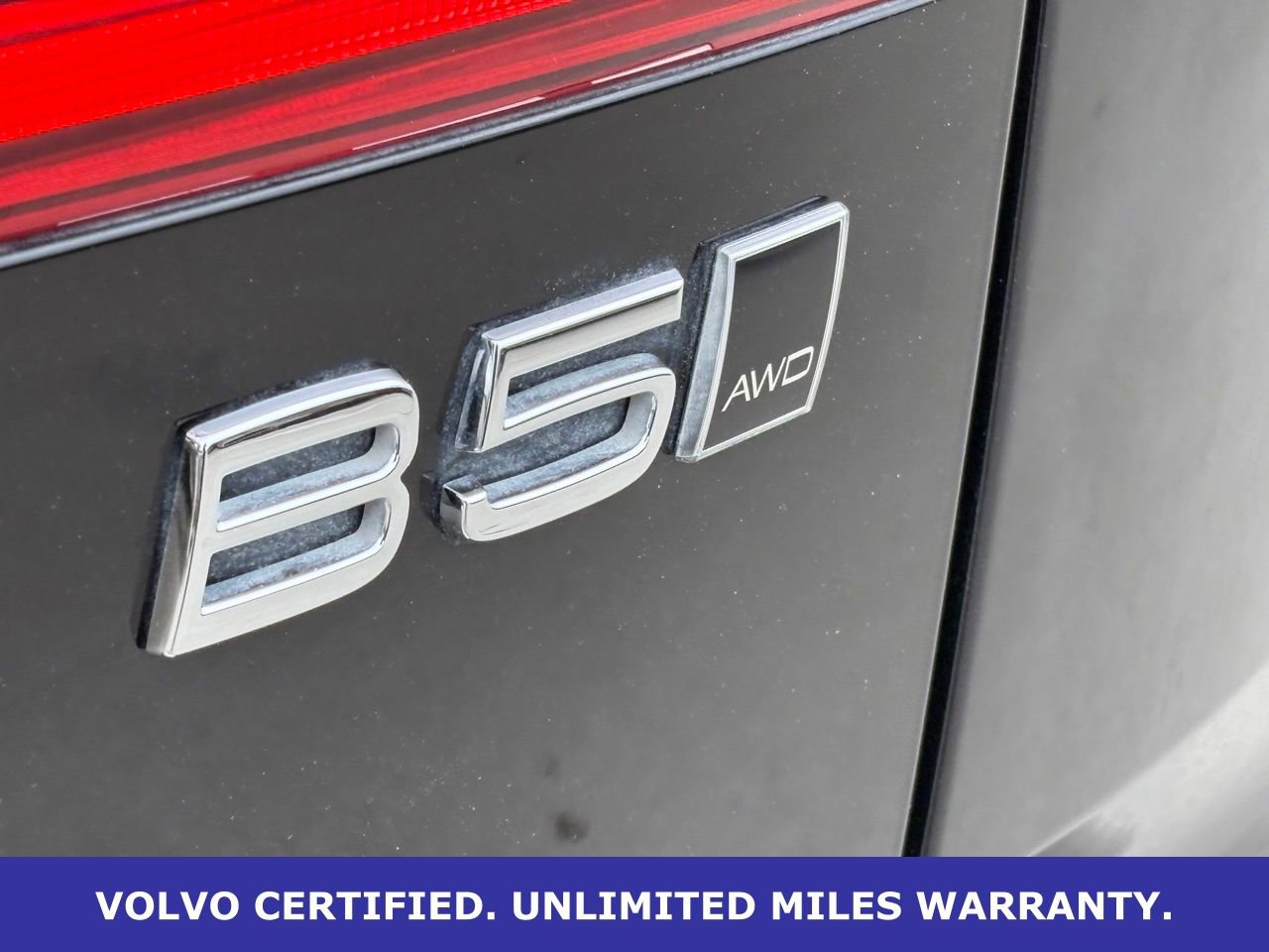 Certified 2024 Volvo XC60 B5 Plus w/ Protection Package Premier AWD/4WD image 11