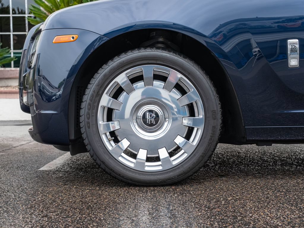 Used 2013 Rolls-Royce Ghost RWD image 11