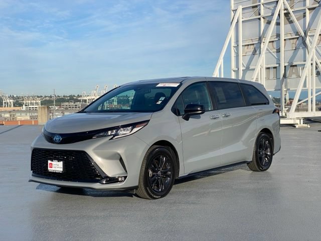 Certified 2025 Toyota Sienna XSE AWD/4WD image 7