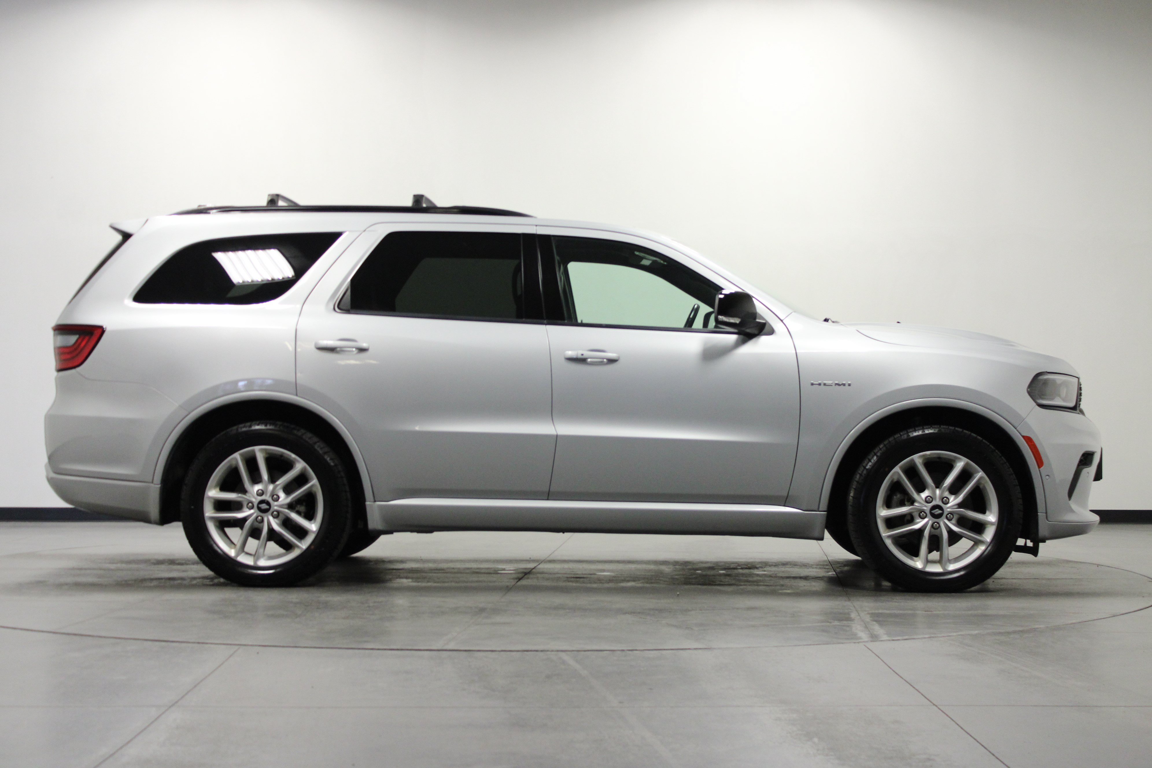 Used 2025 Dodge Durango R/T AWD/4WD image 3