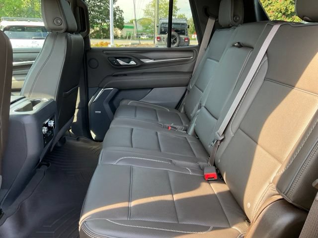 Used 2022 GMC Yukon Denali w/ Denali Premium Package AWD/4WD image 18