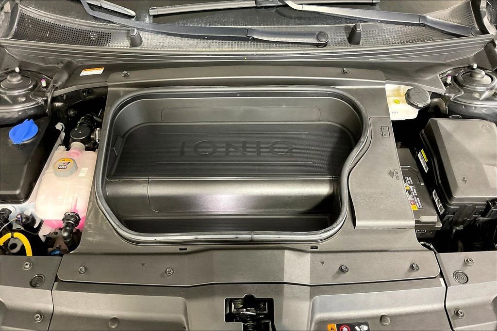 Used 2024 Hyundai Ioniq 6 SE RWD image 9