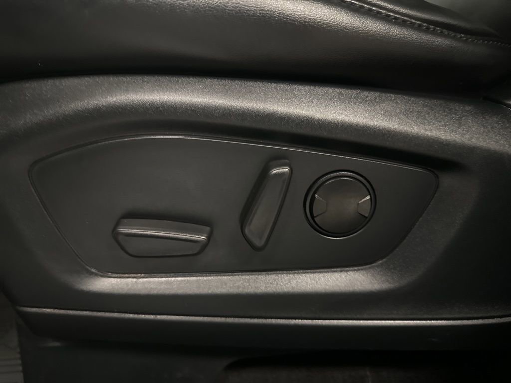 Used 2023 Ford Explorer XLT w/ Equipment Group 202A image 19