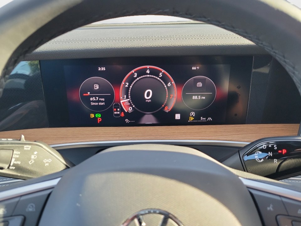 New 2026 Volkswagen Tiguan SEL R-Line image 11