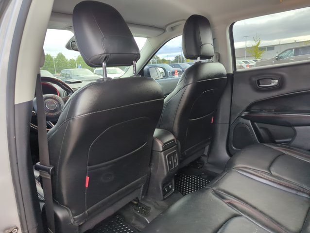 Used 2018 Jeep Compass Trailhawk w/ Leather Interior Group AWD/4WD image 17