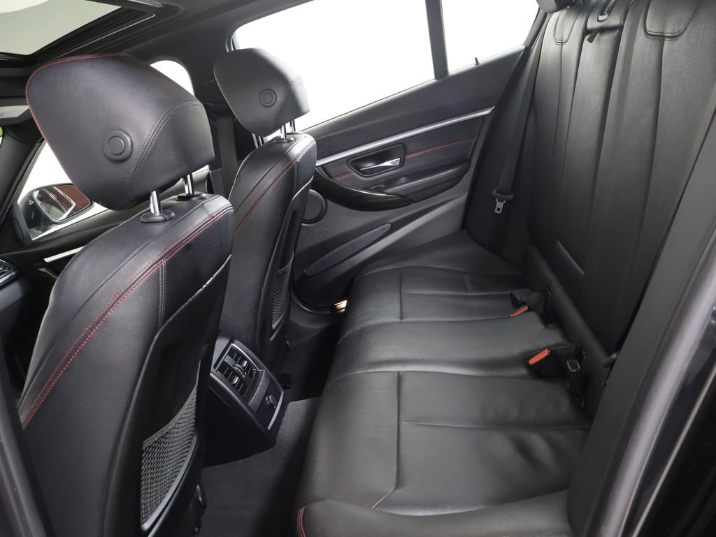 Used 2018 BMW 330i xDrive Sedan w/ Convenience Package image 24