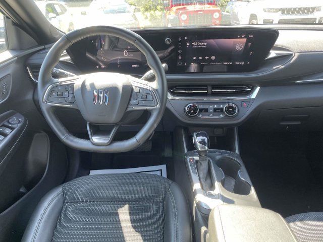 Used 2025 Buick Envista Preferred w/ Convenience I Package FWD image 13