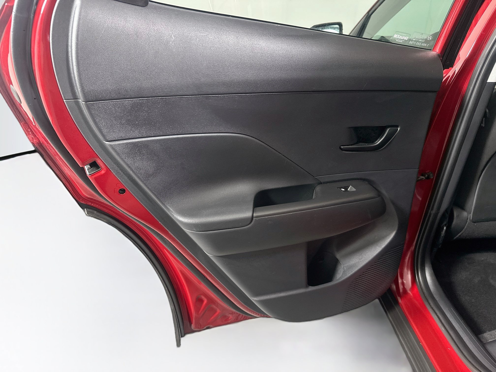 Used 2025 Hyundai Kona SEL FWD image 27