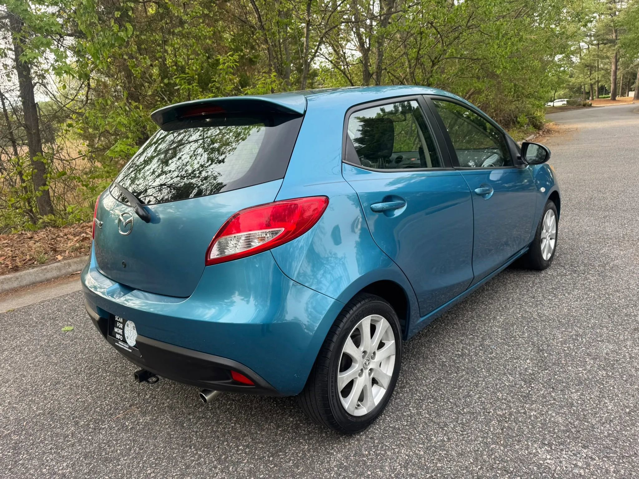 Used 2011 MAZDA MAZDA2 Touring FWD image 4