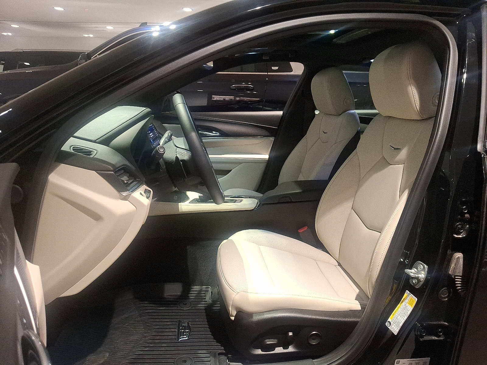 Used 2025 Cadillac CT4 Premium Luxury image 13