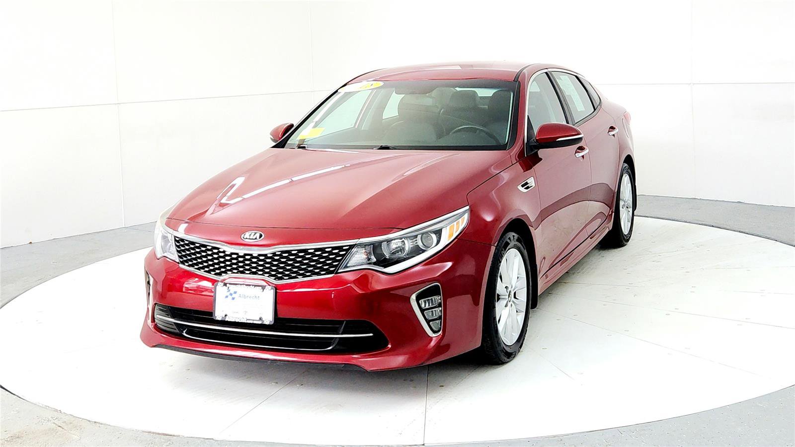 Used 2018 Kia Optima S image 2