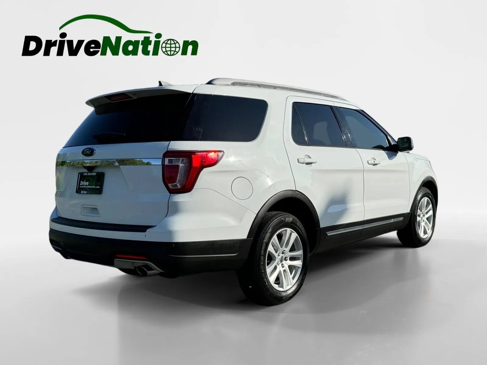 Used 2018 Ford Explorer XLT AWD/4WD image 5