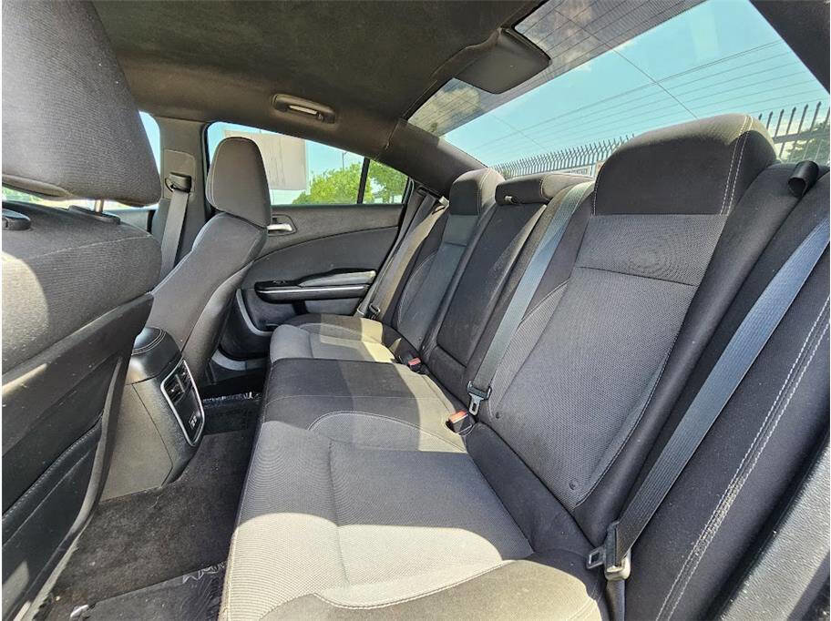 Used 2015 Dodge Charger SE w/ Sport Appearance Group RWD image 12