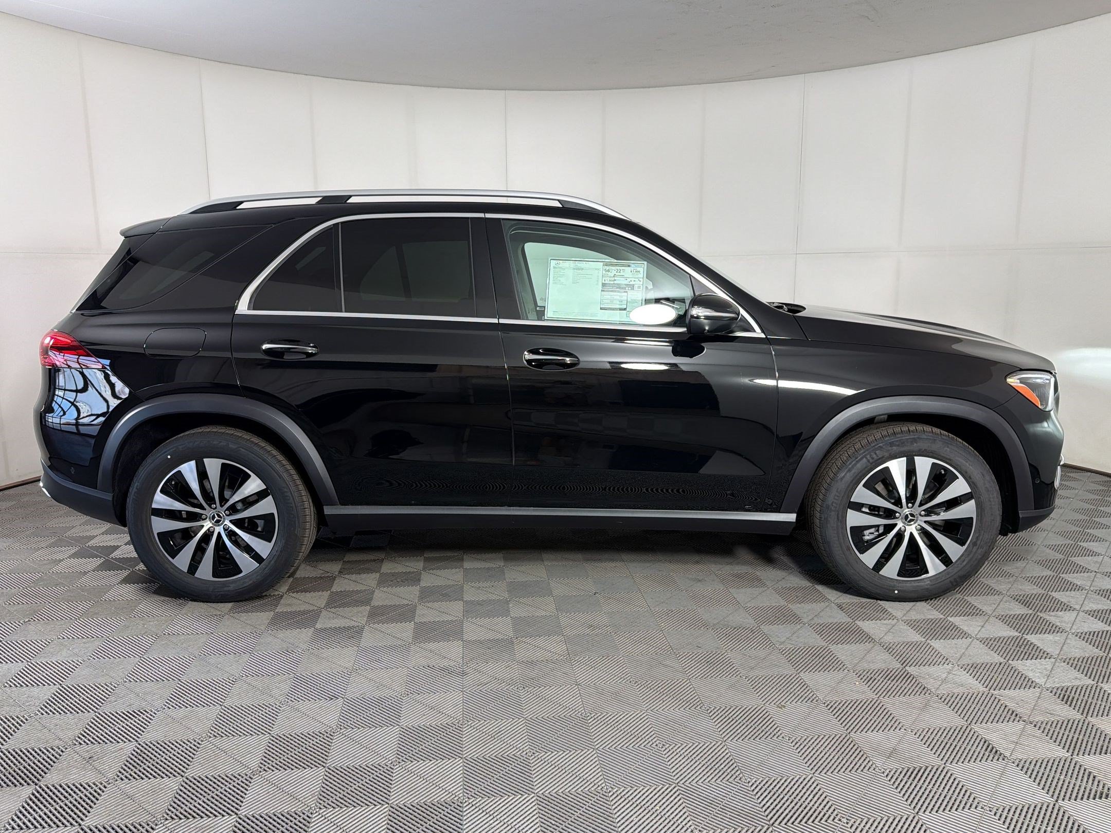 Used 2026 Mercedes-Benz GLE 450e 4MATIC image 8